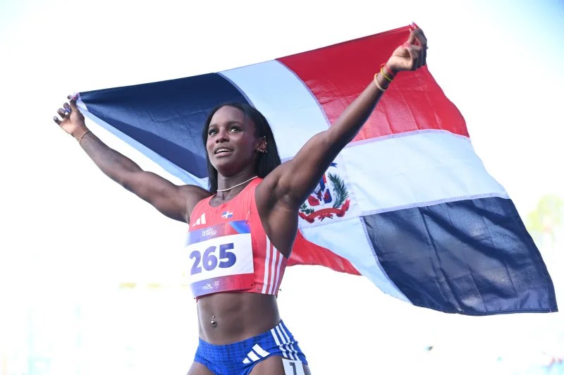 Liranyi alonso, la nueva reina de la velocidad del caribe