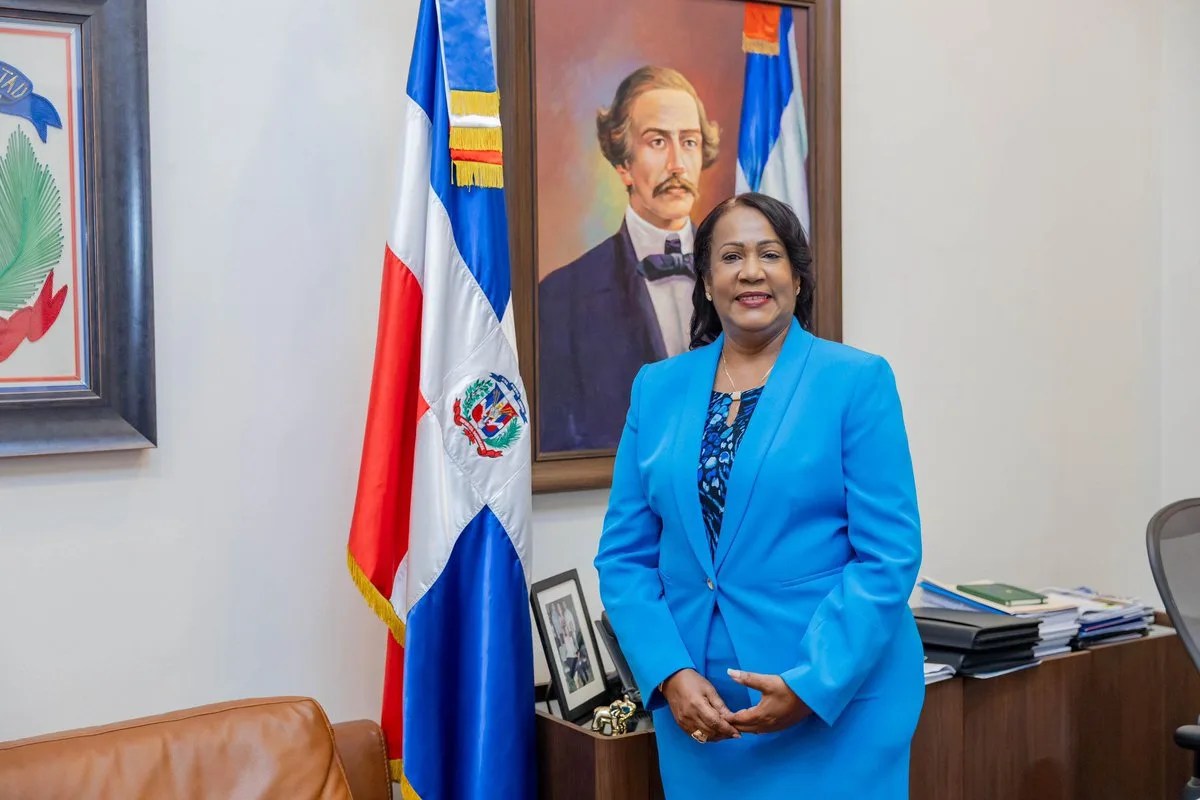 Abinader designa a kenia guante como directora del inaipi