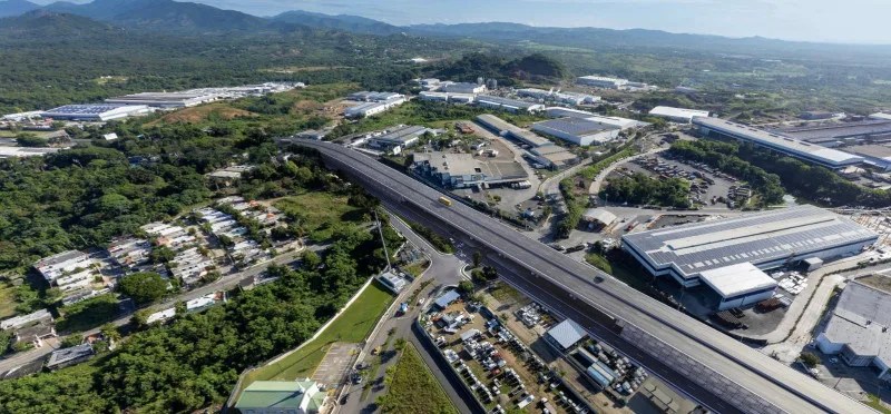 Abinader anuncia tres elevados en la autopista duarte