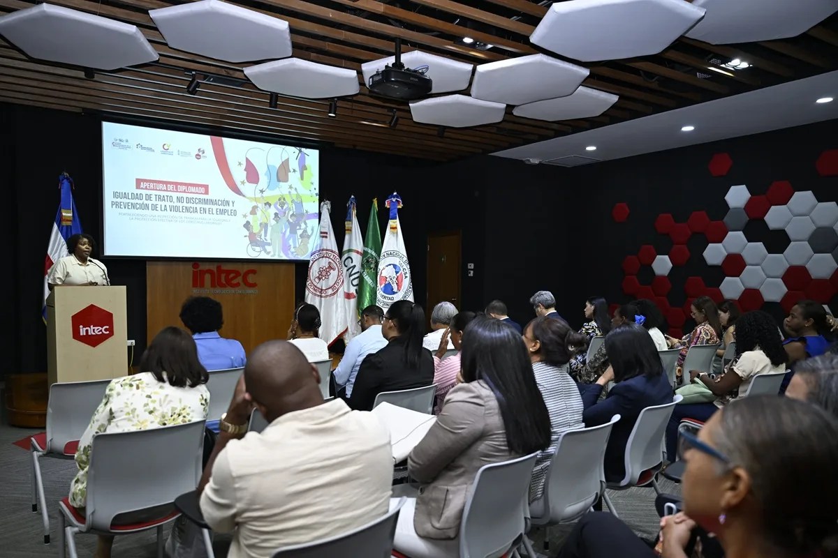 Intec, cimtra y cnus lanzan diplomado para prevenir discriminación y violencia laboral