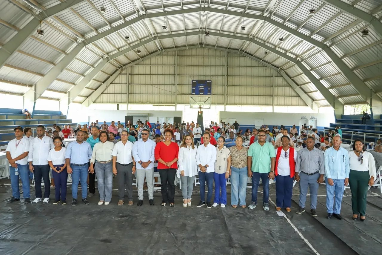 Supérate lleva a pedernales su estrategia «del escritorio al territorio»