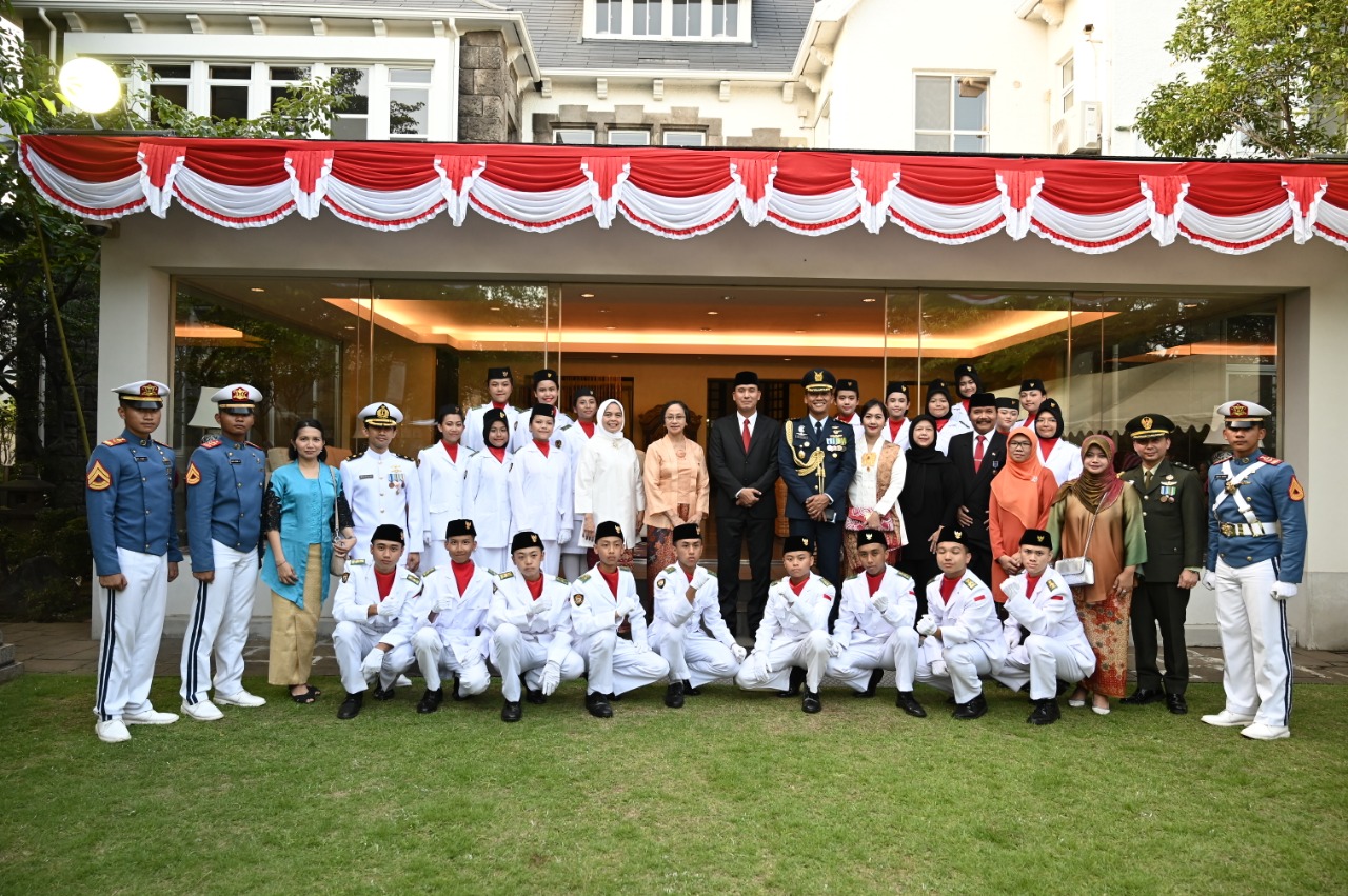 Paspor adalah surat keterangan yang dikeluarkan oleh pemerintah untuk seorang warna negara yang akan mengadakan perjalanan ke luar negeri. Kebanggaan Siswa Siswi Srit Pada Upacara Kemerdekaan Ri Ke 74 Atdikbud Tokyo