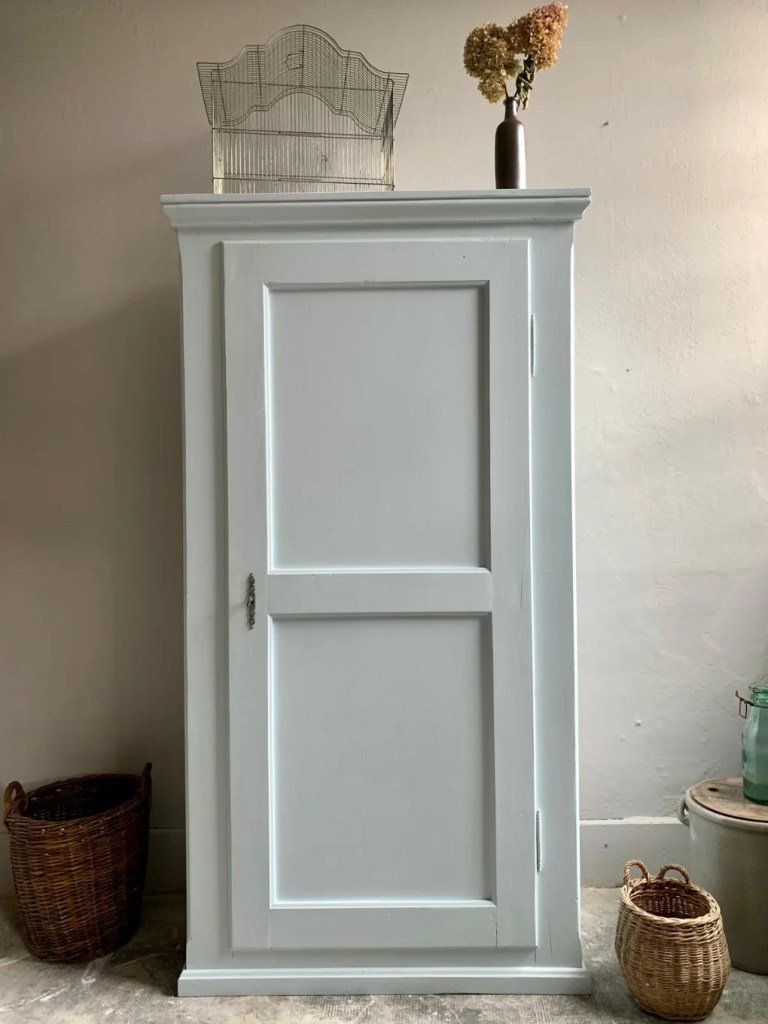 bonnetière rénovée armoire ancienne Rénovation sur mesure Haut-rhin