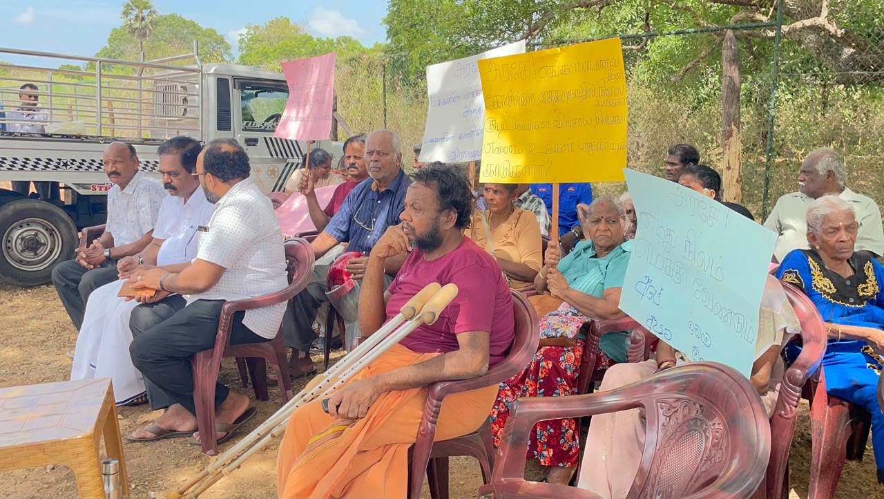 காணிகளை விடுவிக்குமாறு கோரி வசாவிளானில் போராட்டம்!