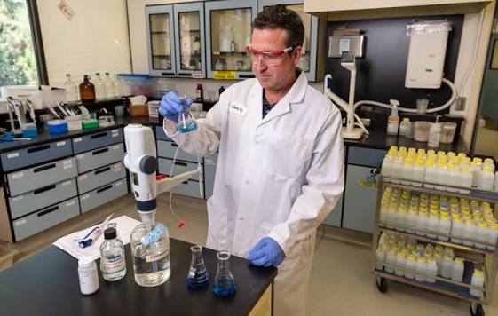 LADWP lab technician working in the LADWP Water Quality Laboratory
