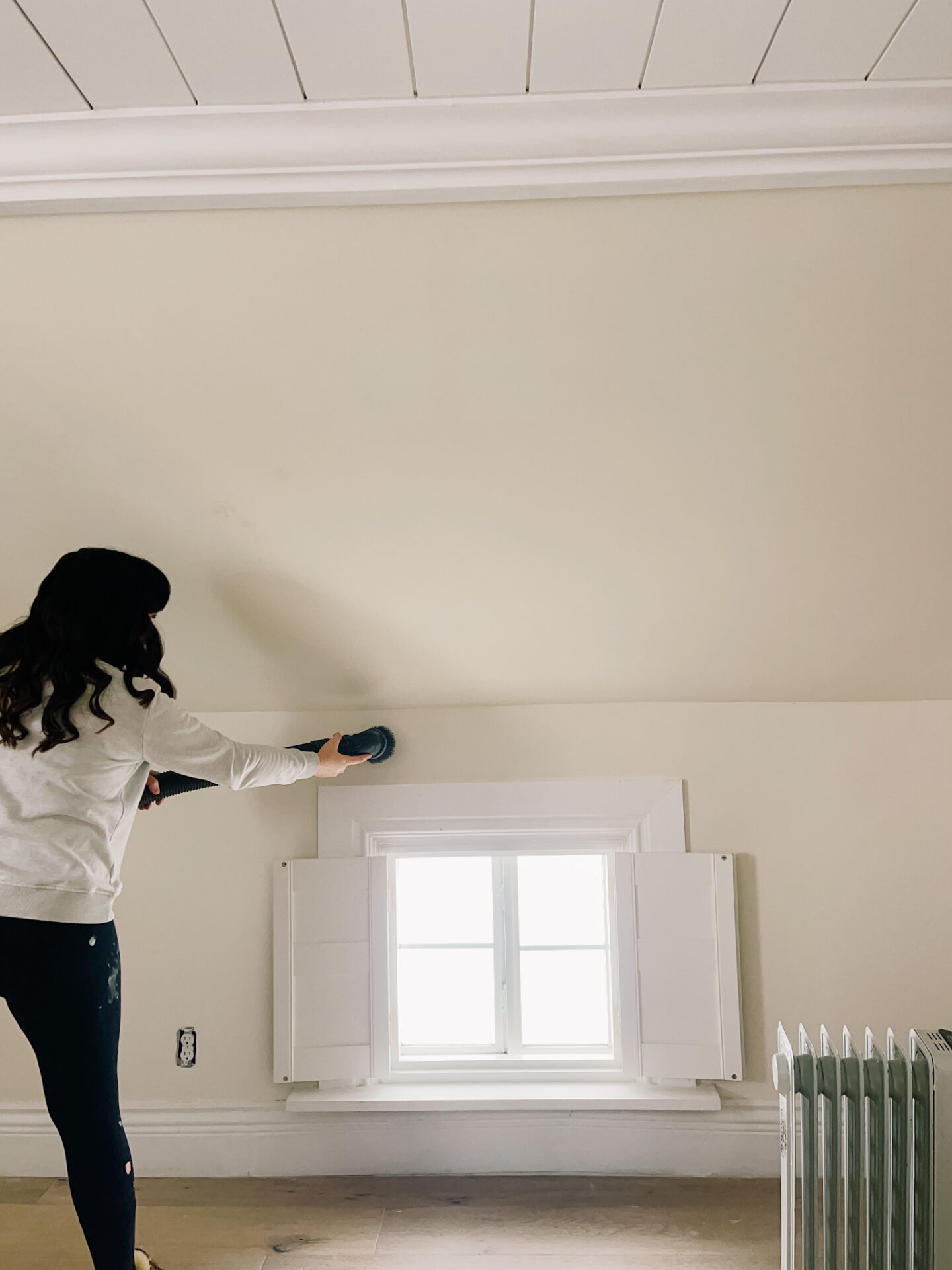 How to Smooth Walls at home with Ashley