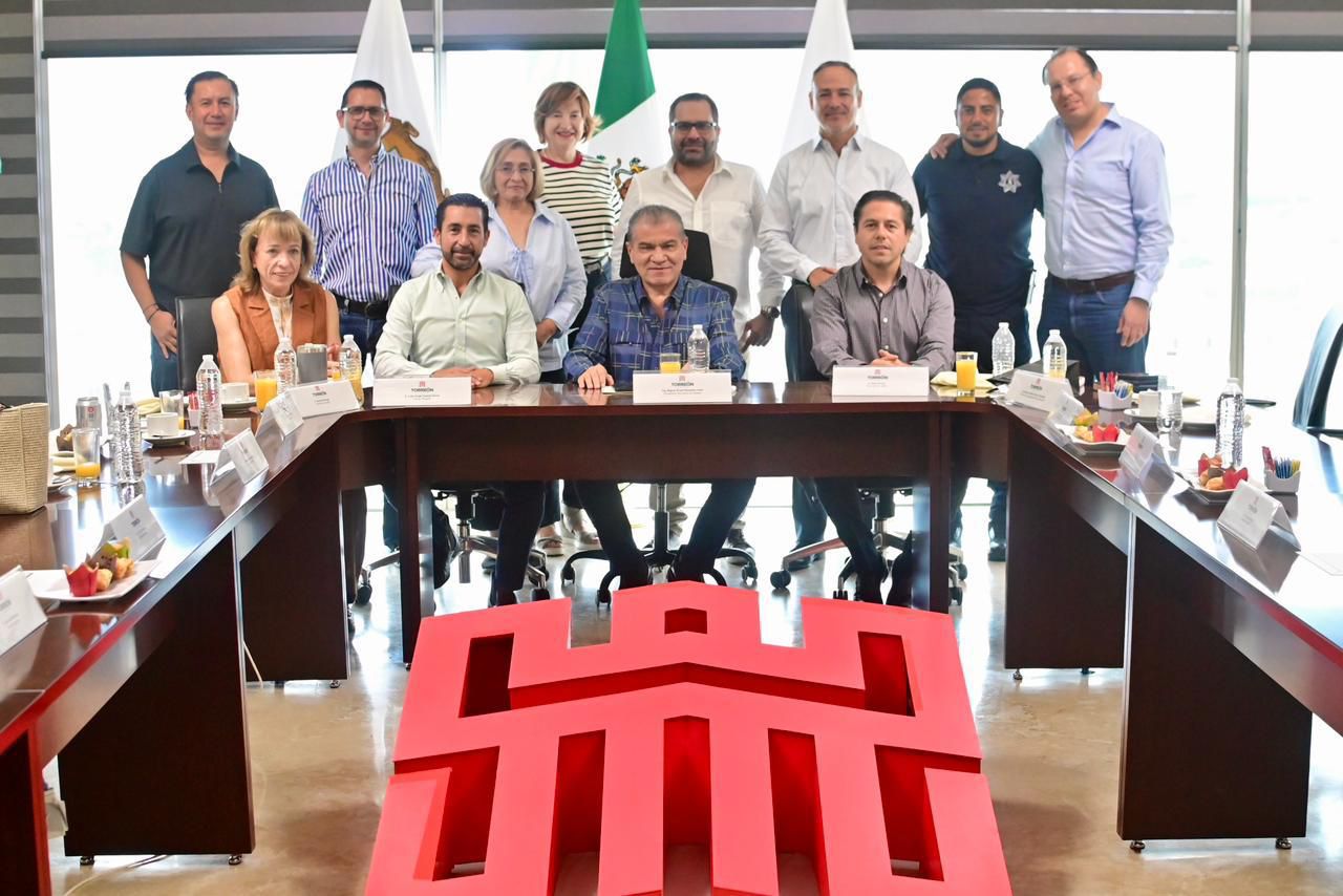 El alcalde de Torreón atiende a la Asociación de Colonos de San Isidro para dar seguimiento a proyectos de infraestructura y servicios