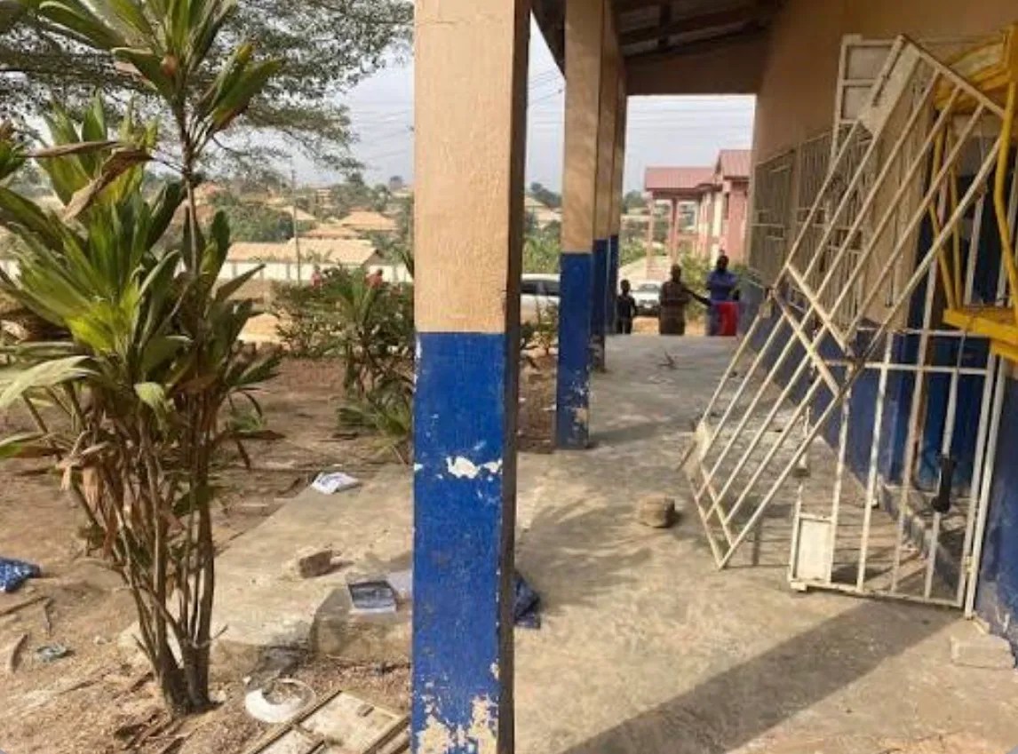A/R Minister Calls for End to Vandalism and Mob Action in Schools