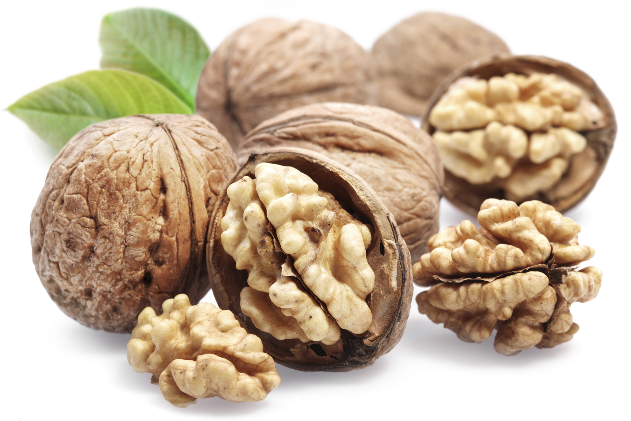 Food for life: walnuts reduce risk of heart disease by 50 percent