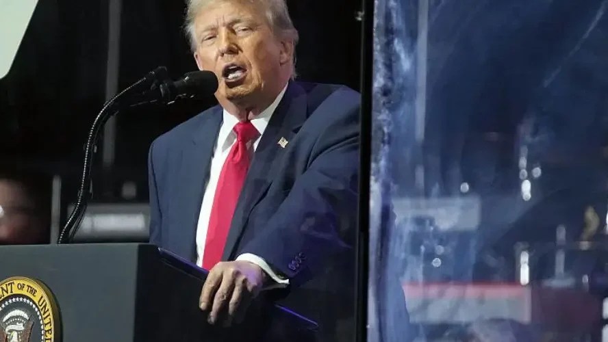 Trump’s Bulletproof Glass Creates an Eerie Rally Photo—and Critics Don’t Hold Back