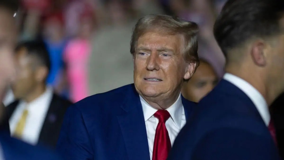 Americans Hijack DOJ’s New Fraud Tip Line to Demand Trump Be Investigated