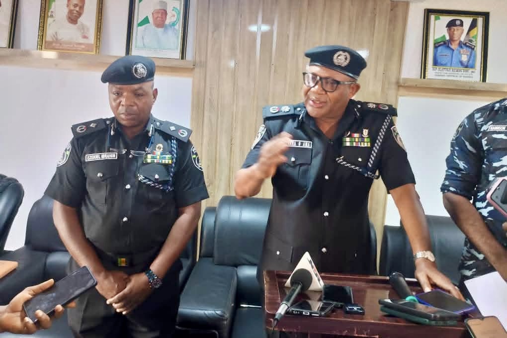 Anambra Police Raid Nawfia Hideout, Arrest Five With Drugs