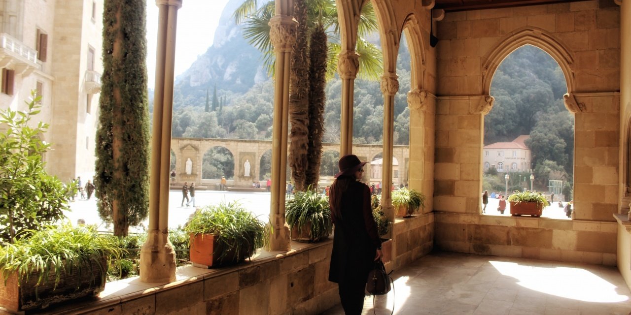 Enjoy a day trip out of town and visit the picturesque monastery of montserrat situated in an iconic mountain. From Barcelona To Montserrat Tips To Make The Most Of Your Visit At Lifestyle Crossroads
