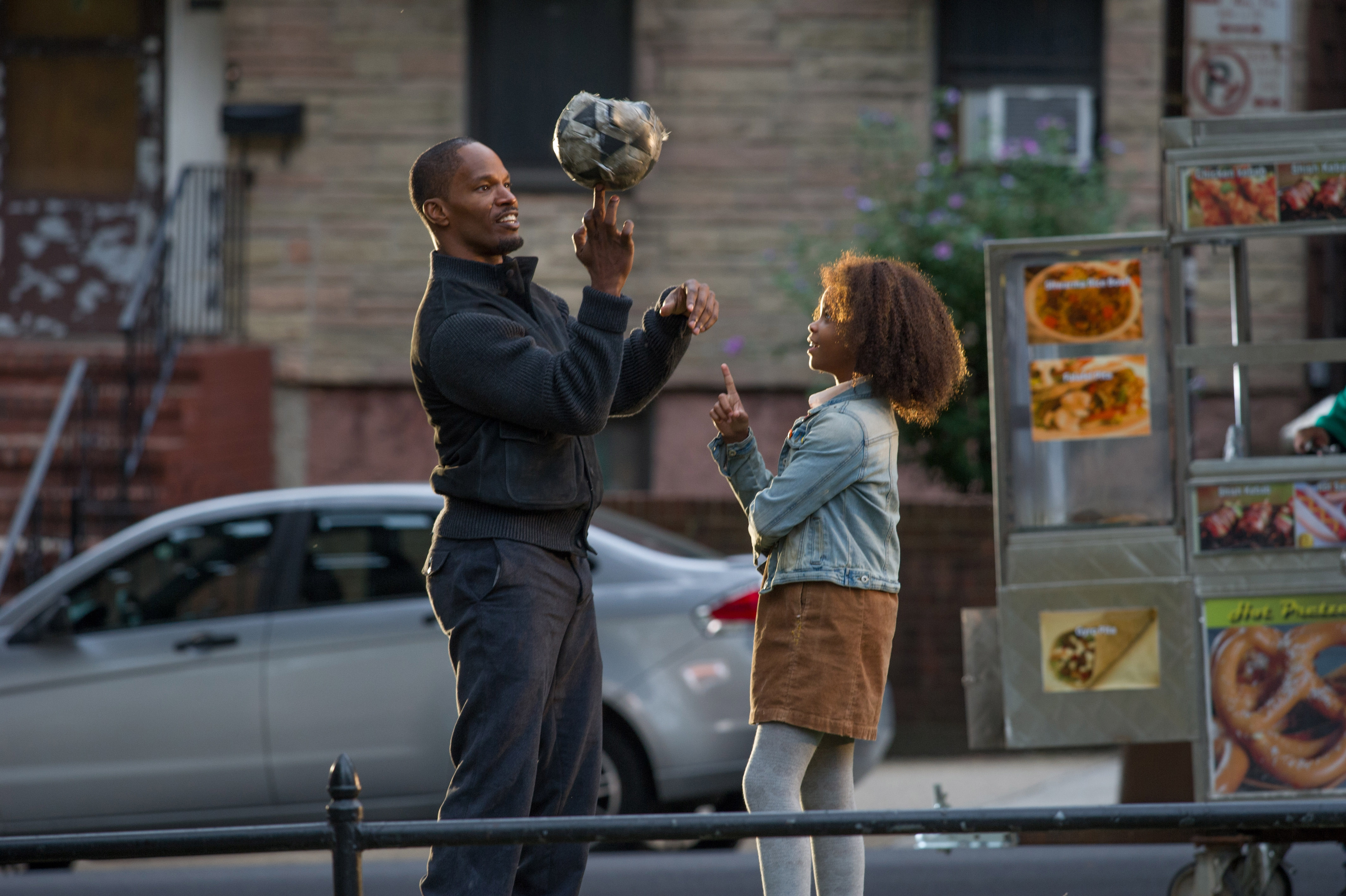 Annie's here! Or at least pics from the film are. Lookee! | Atomic