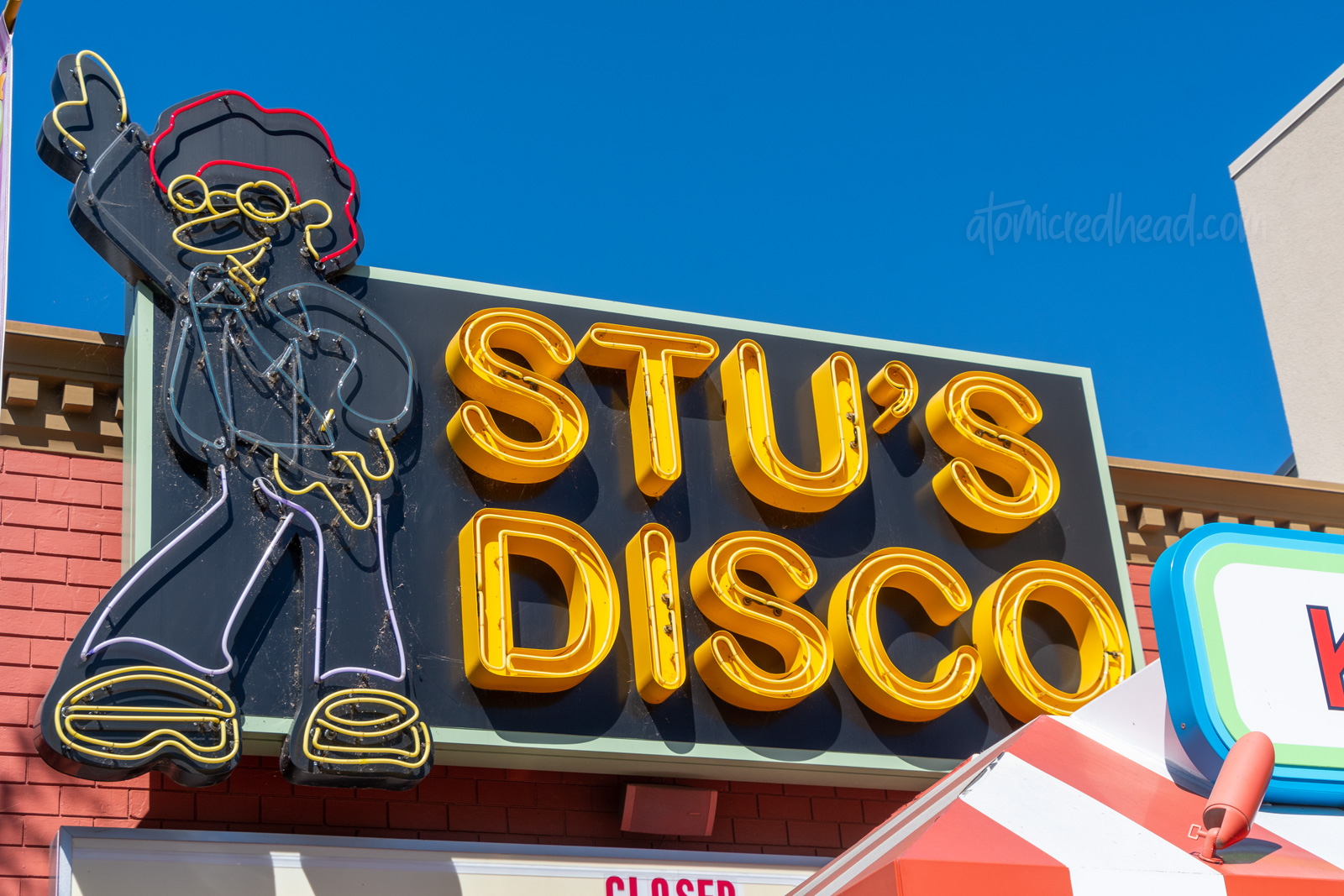 Neon sign for Stu's Disco.