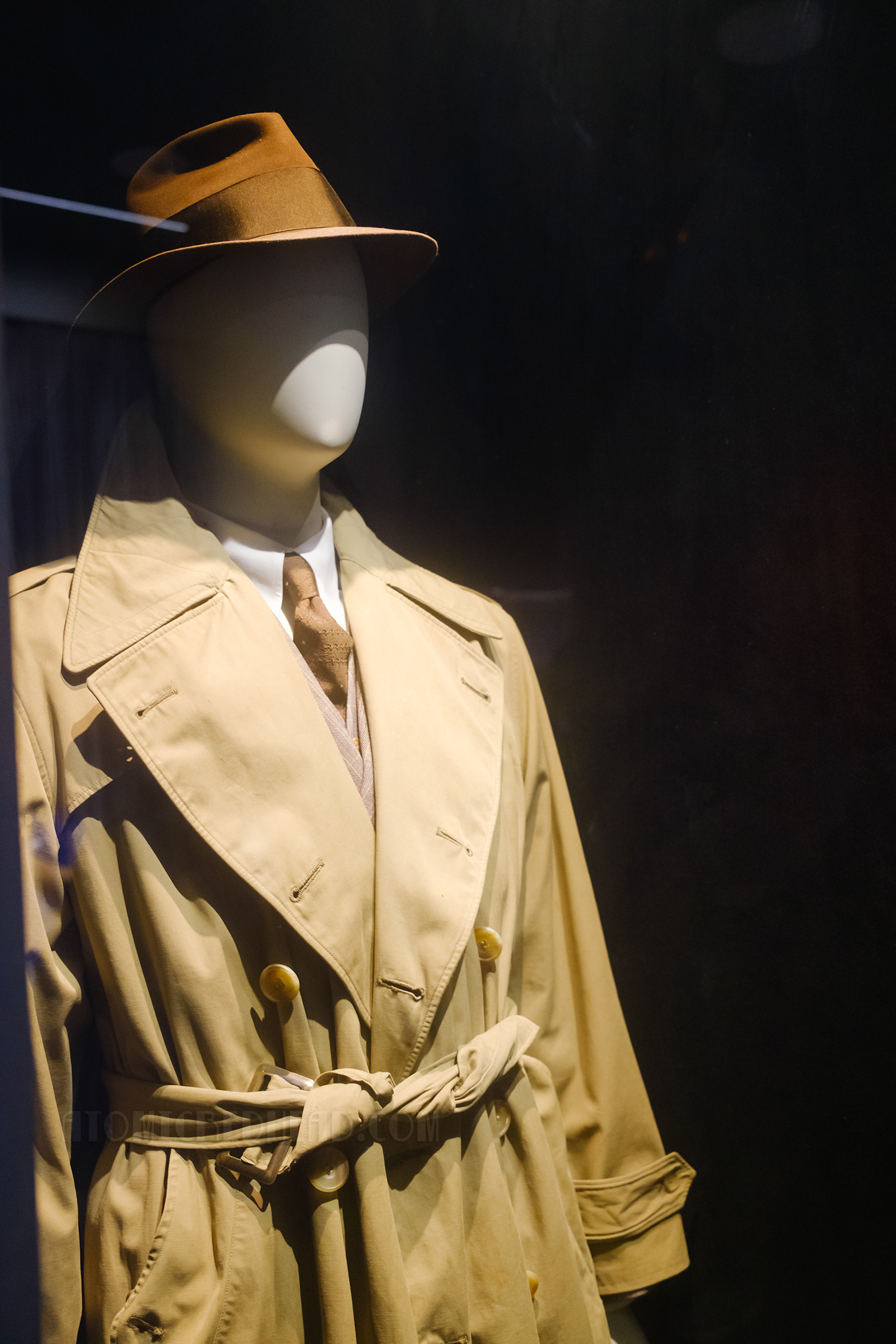 Humphrey Bogart's fedora and trench coat from the ending of Casablanca.