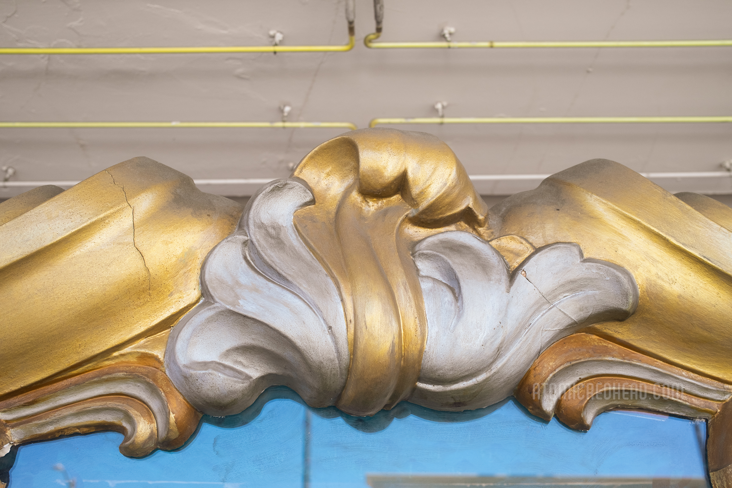 Detail on the top of the ticketbooth.