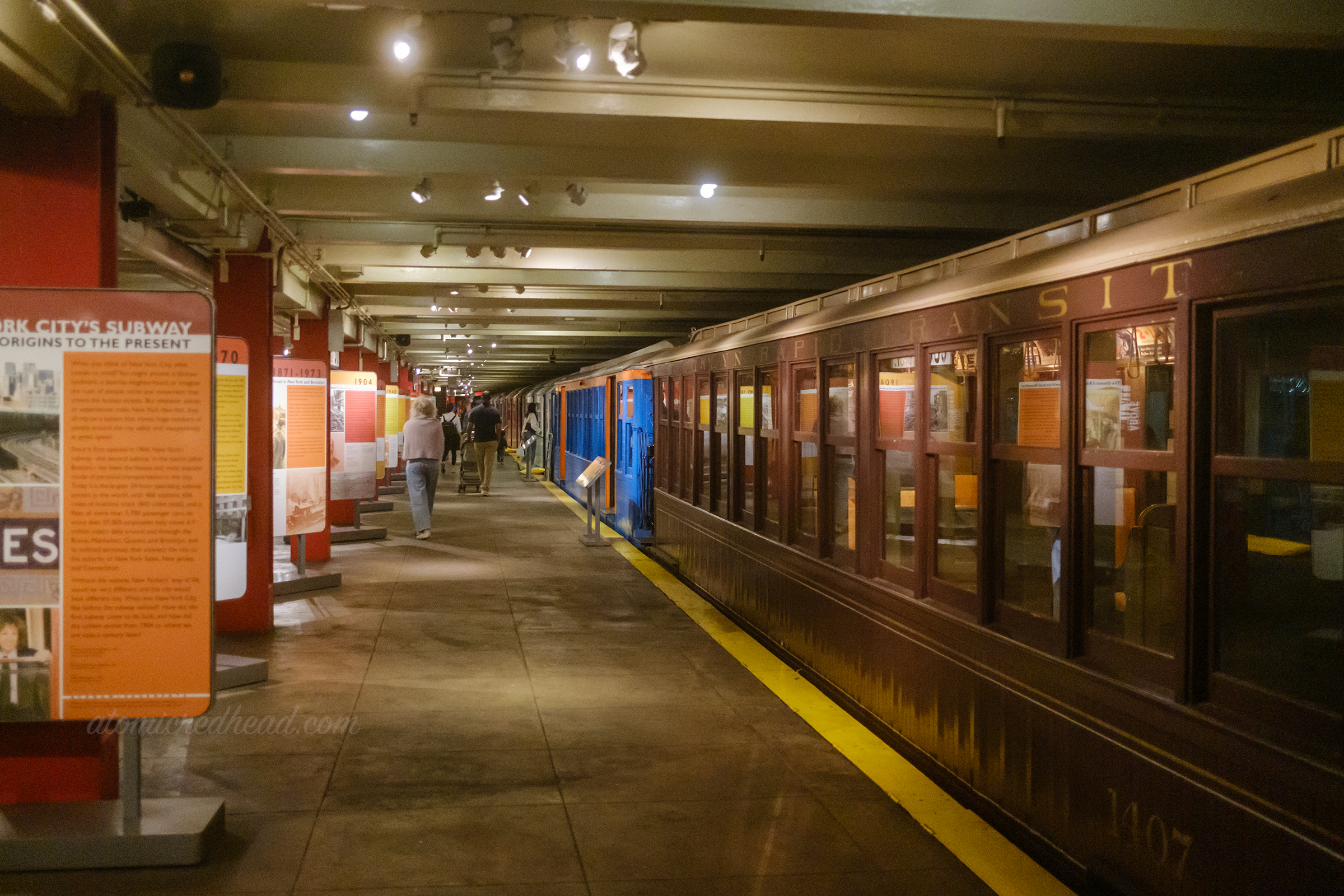 Overview of trains on the tracks.