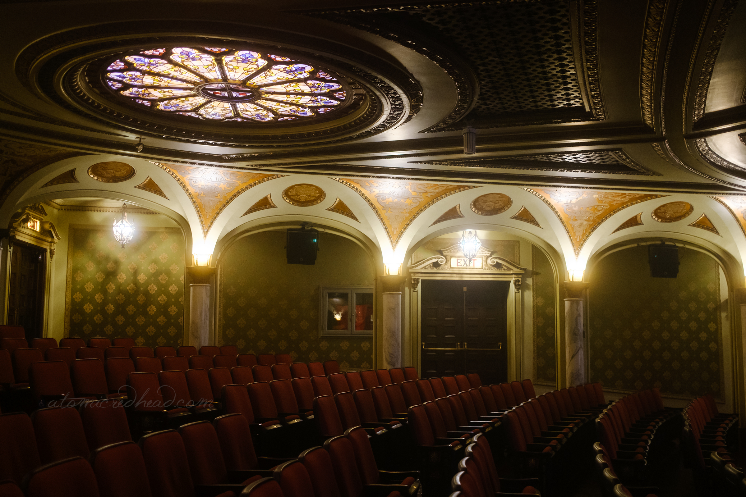 View of the marble columns on the side of the auditorium. 