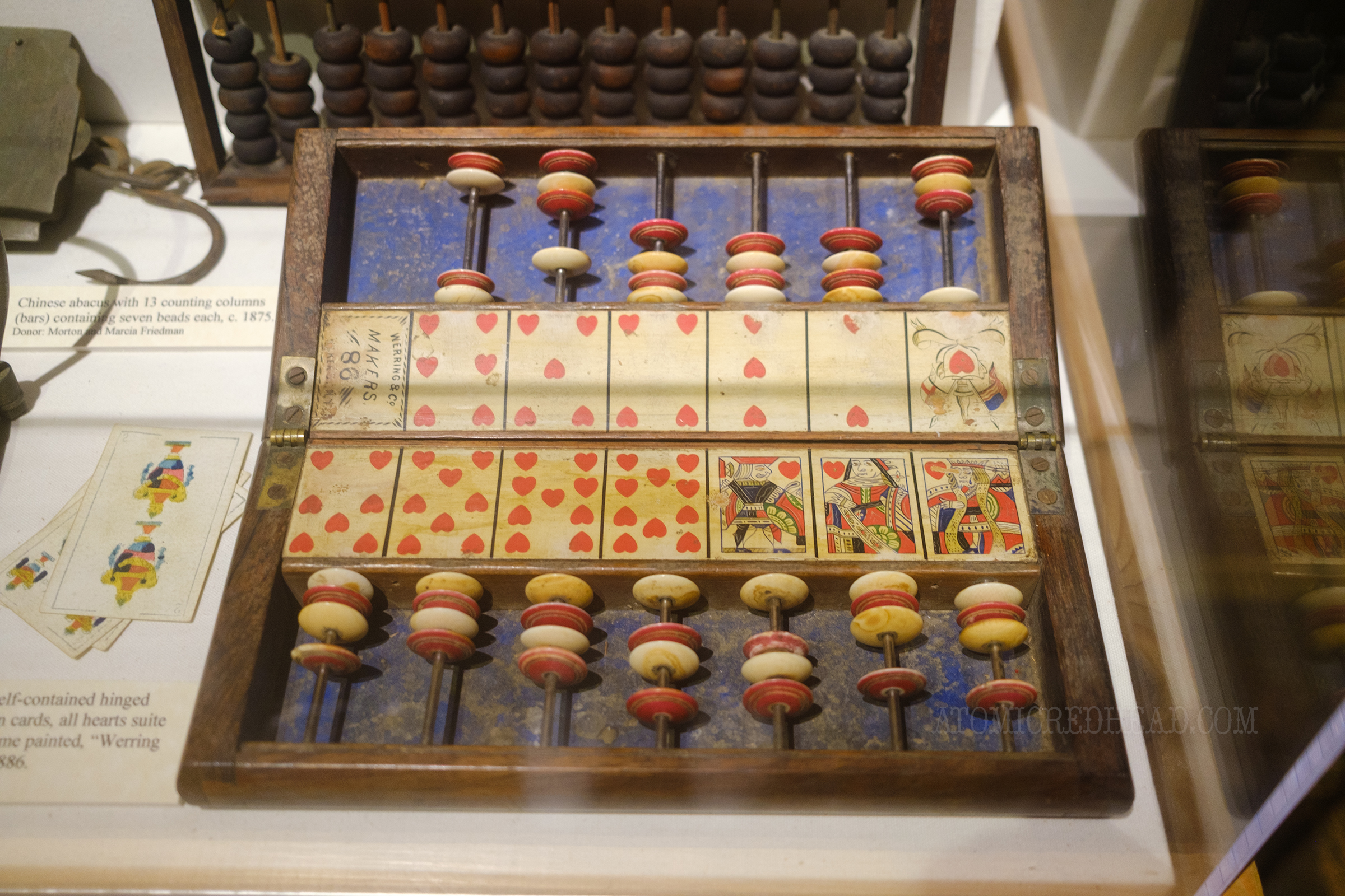 A self contained Faro set.