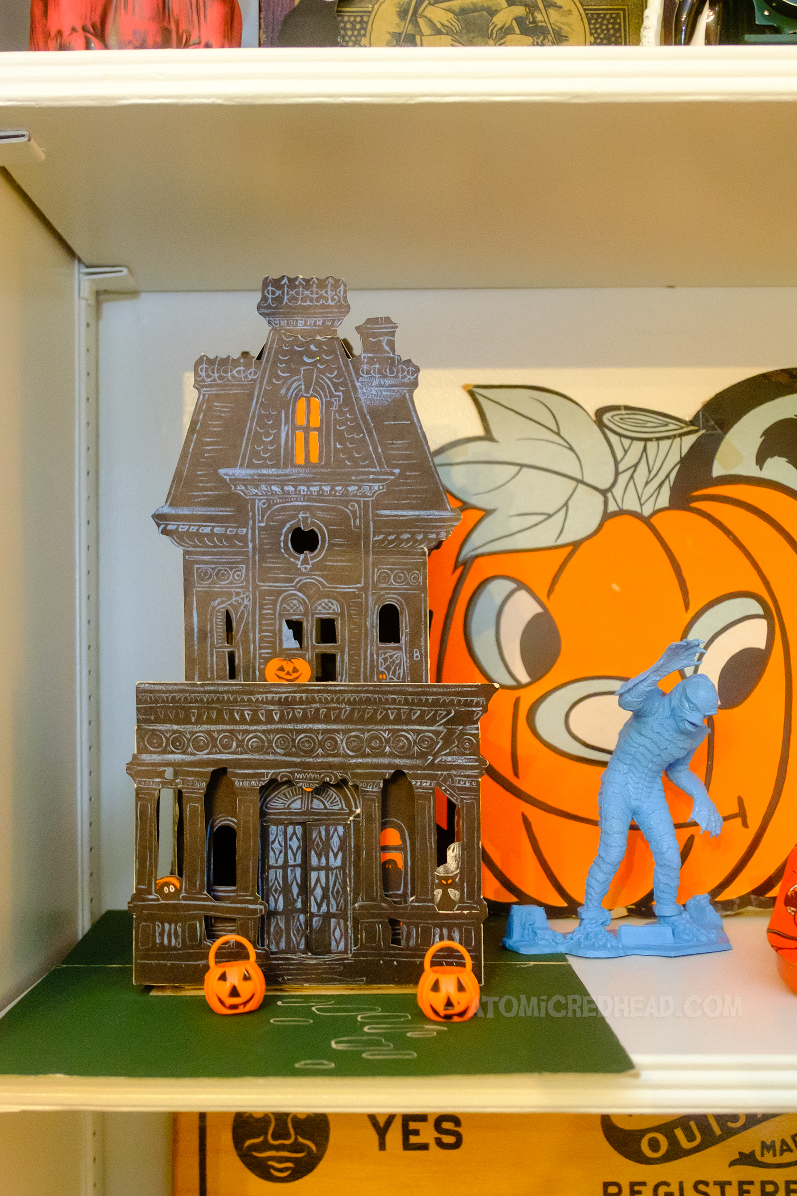 A paper victorian style haunted house.