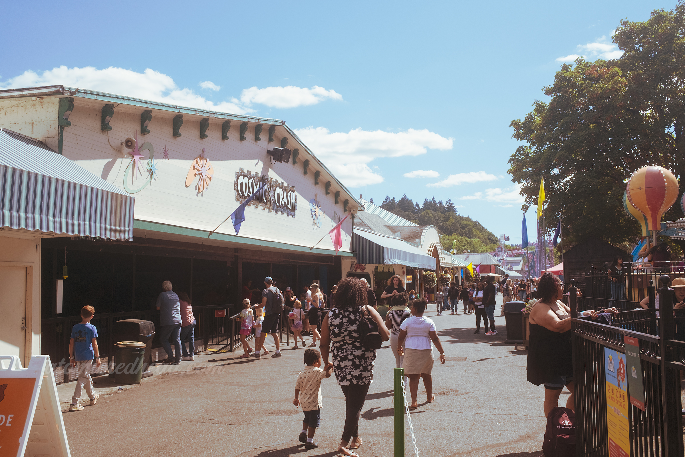 Overall of the boardwalk.