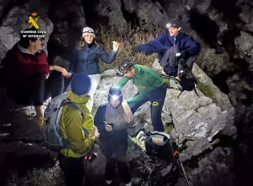 Rescate nocturno de cinco personas en Picos
