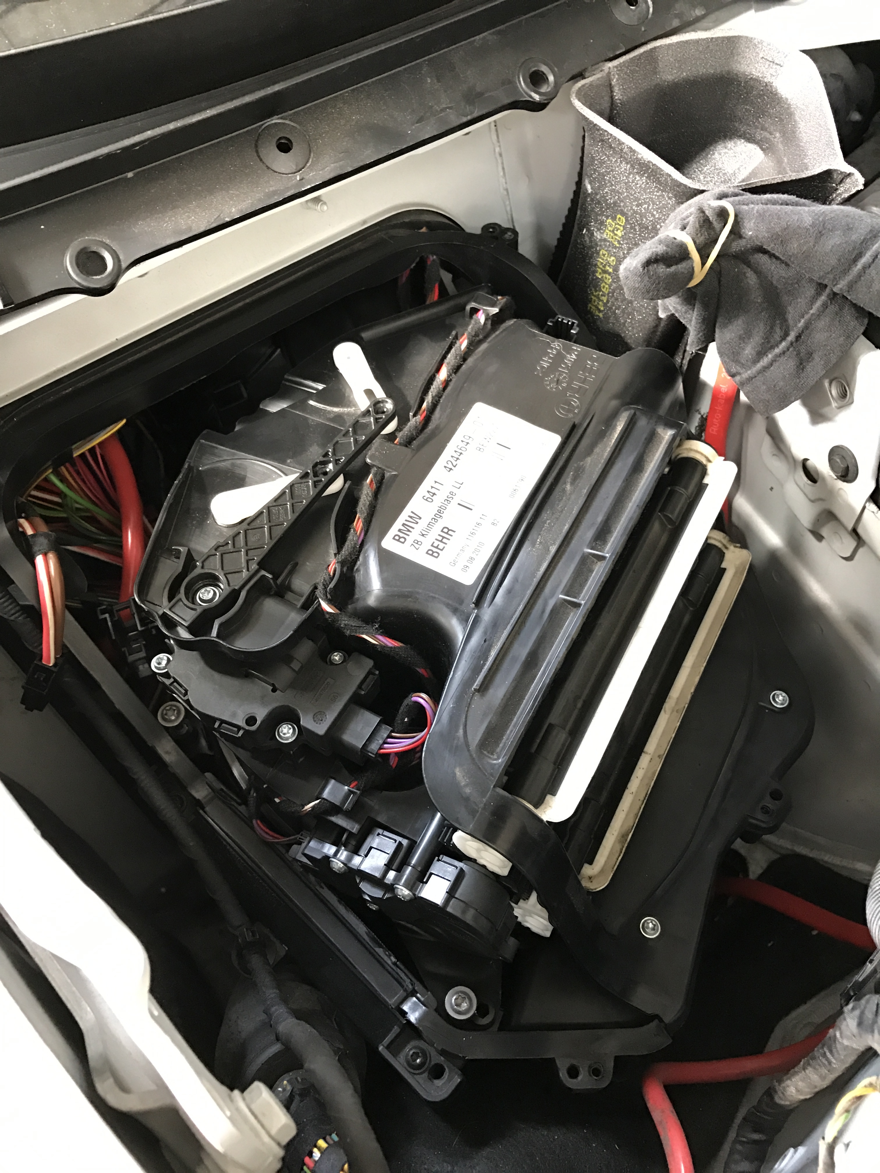 冷氣開送風冷氣開送風跟電風扇那一個比較省錢 Pbhcl