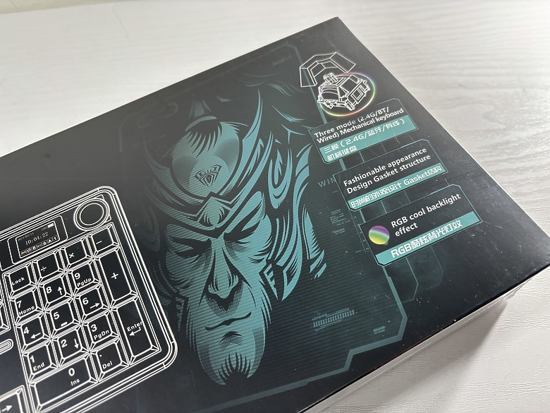 狼蛛F108 PRO鍵盤的漸層側刻鍵帽與側面燈條