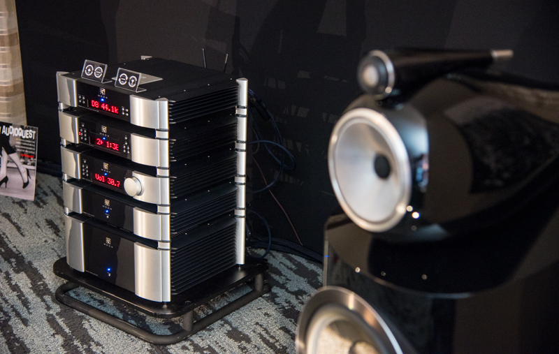 Moon Audio's New 225W Behemoth 860a v2 Amp - RMAF 2019 - AudioHead