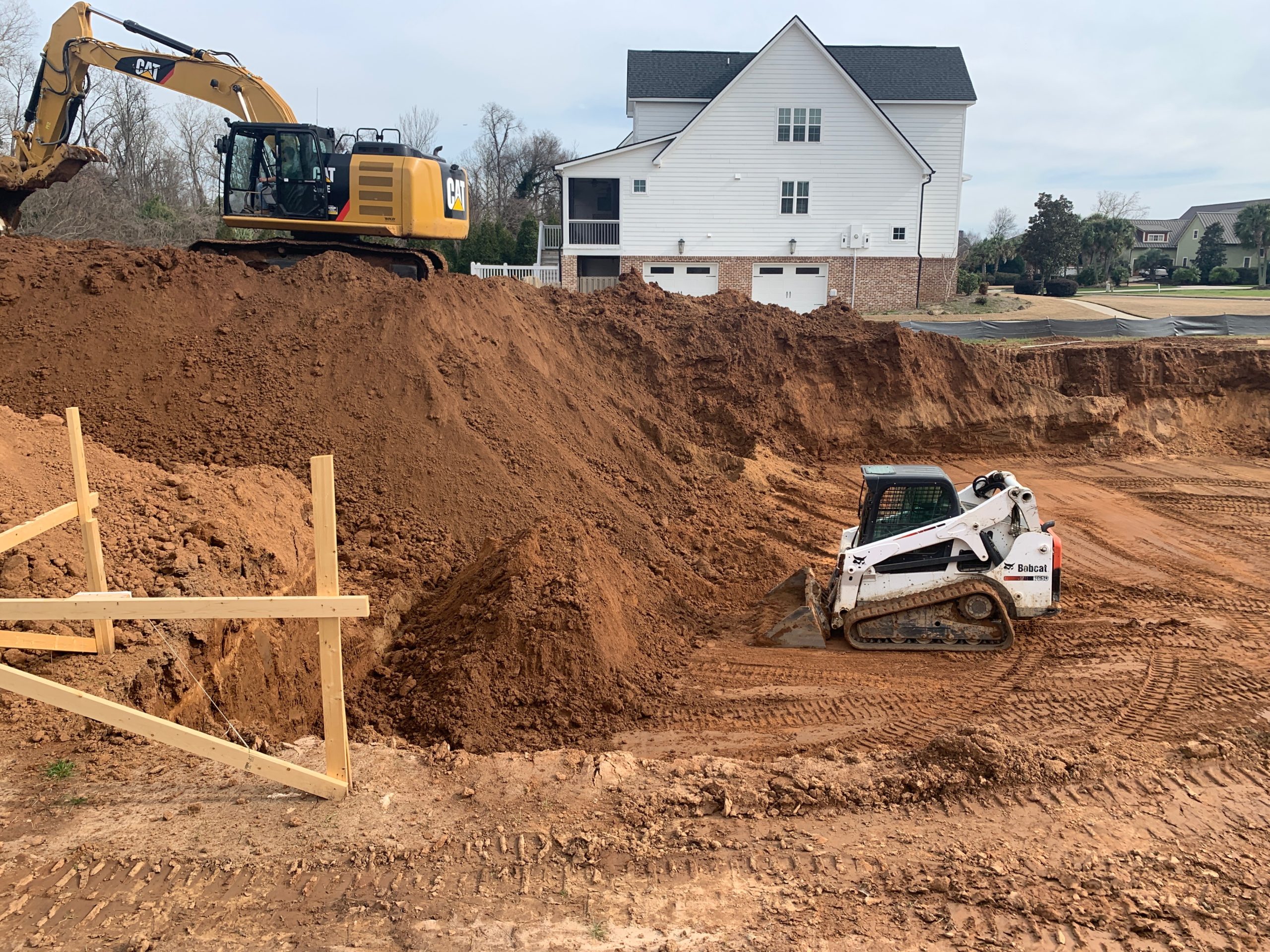 Hedges Excavating - h6rl1n5
