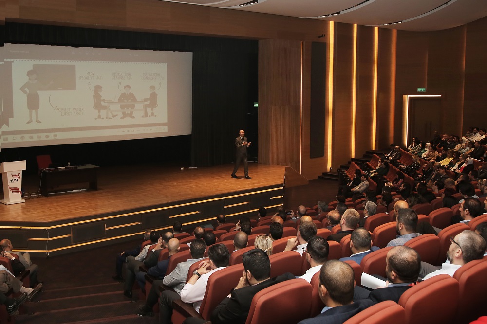 Career Development Center Aum - Professional Mountain Texture - 8K