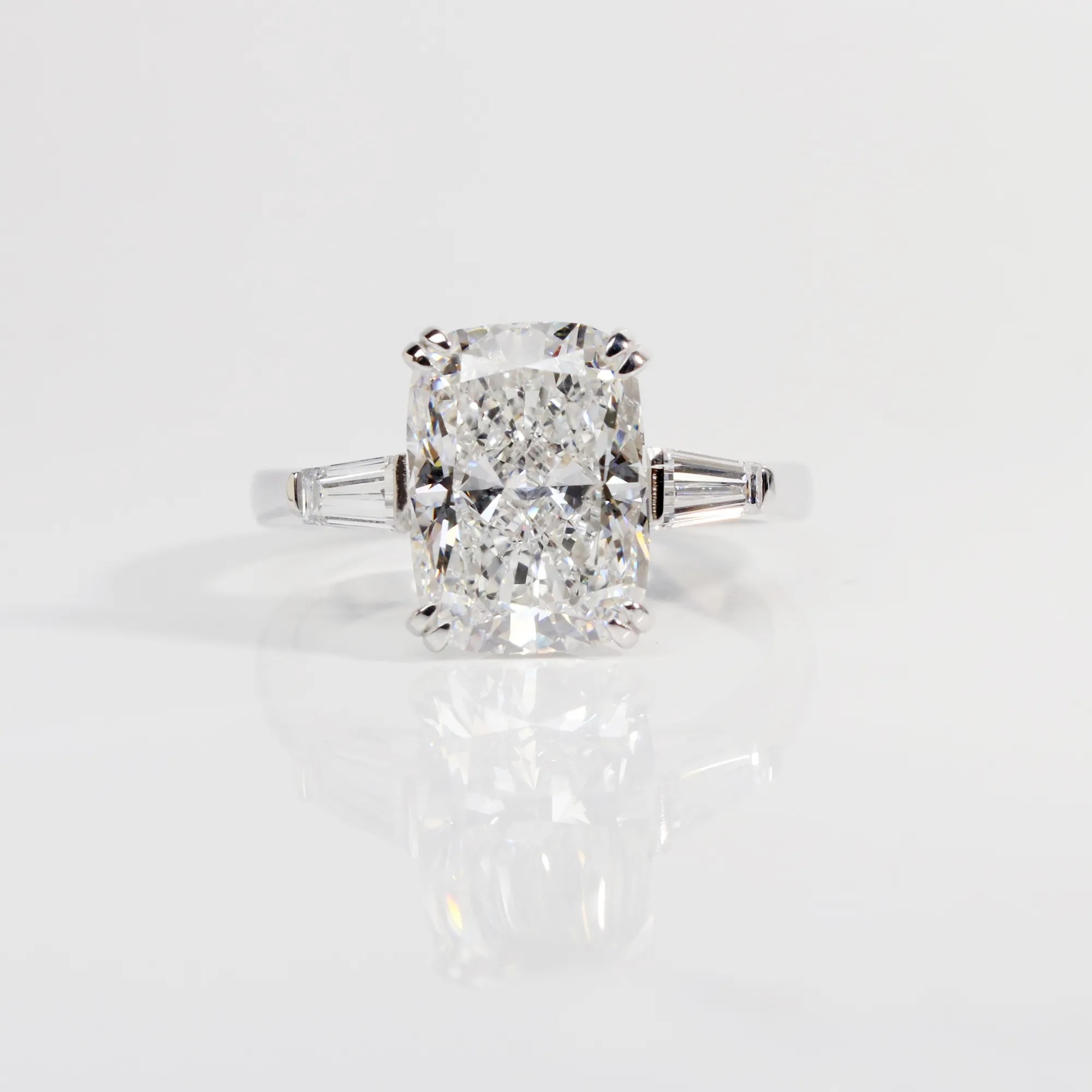 anel-diamante-cushion-alongado-7-ct-ouro-18k