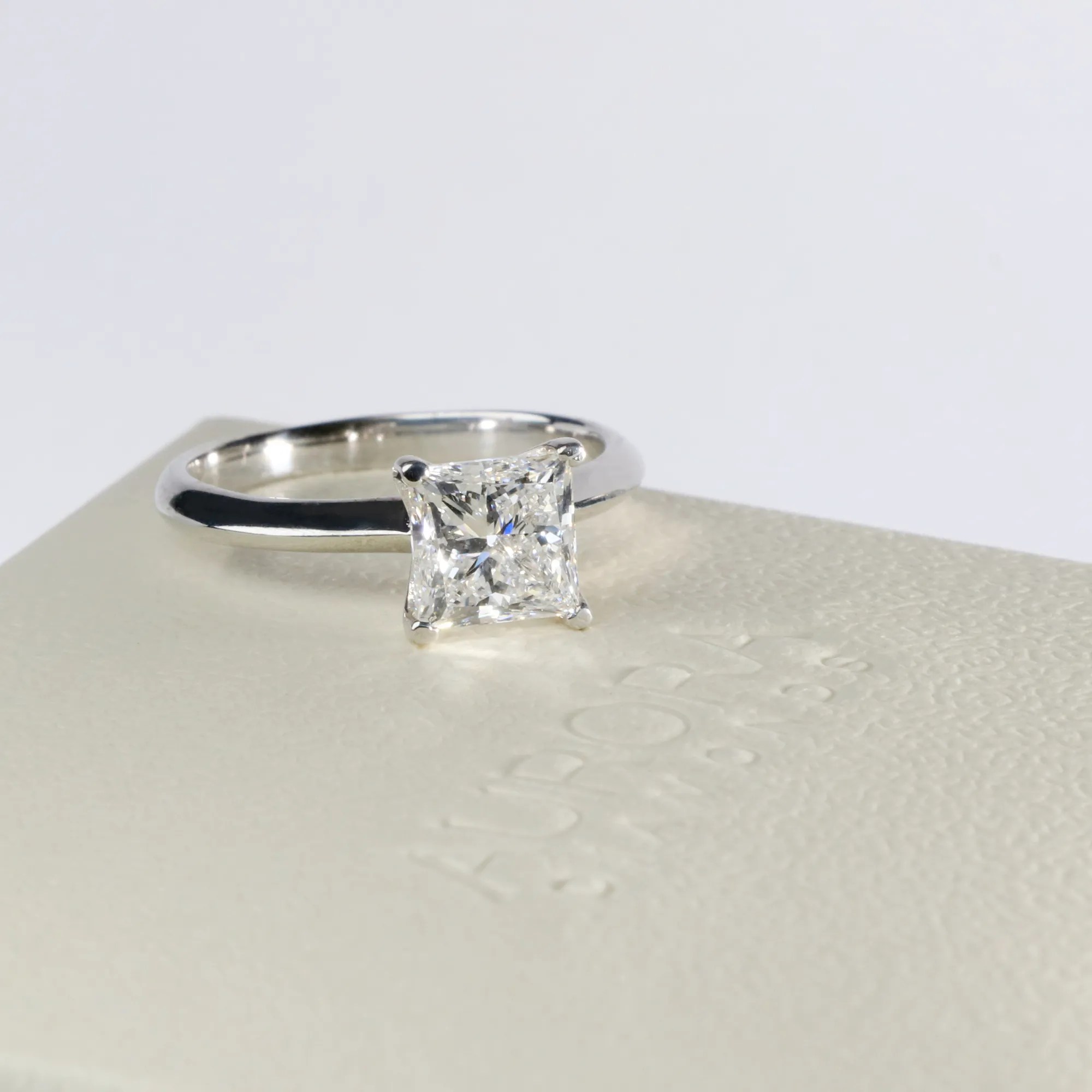 anel-diamante-princess-2-quilates-ouro-18k