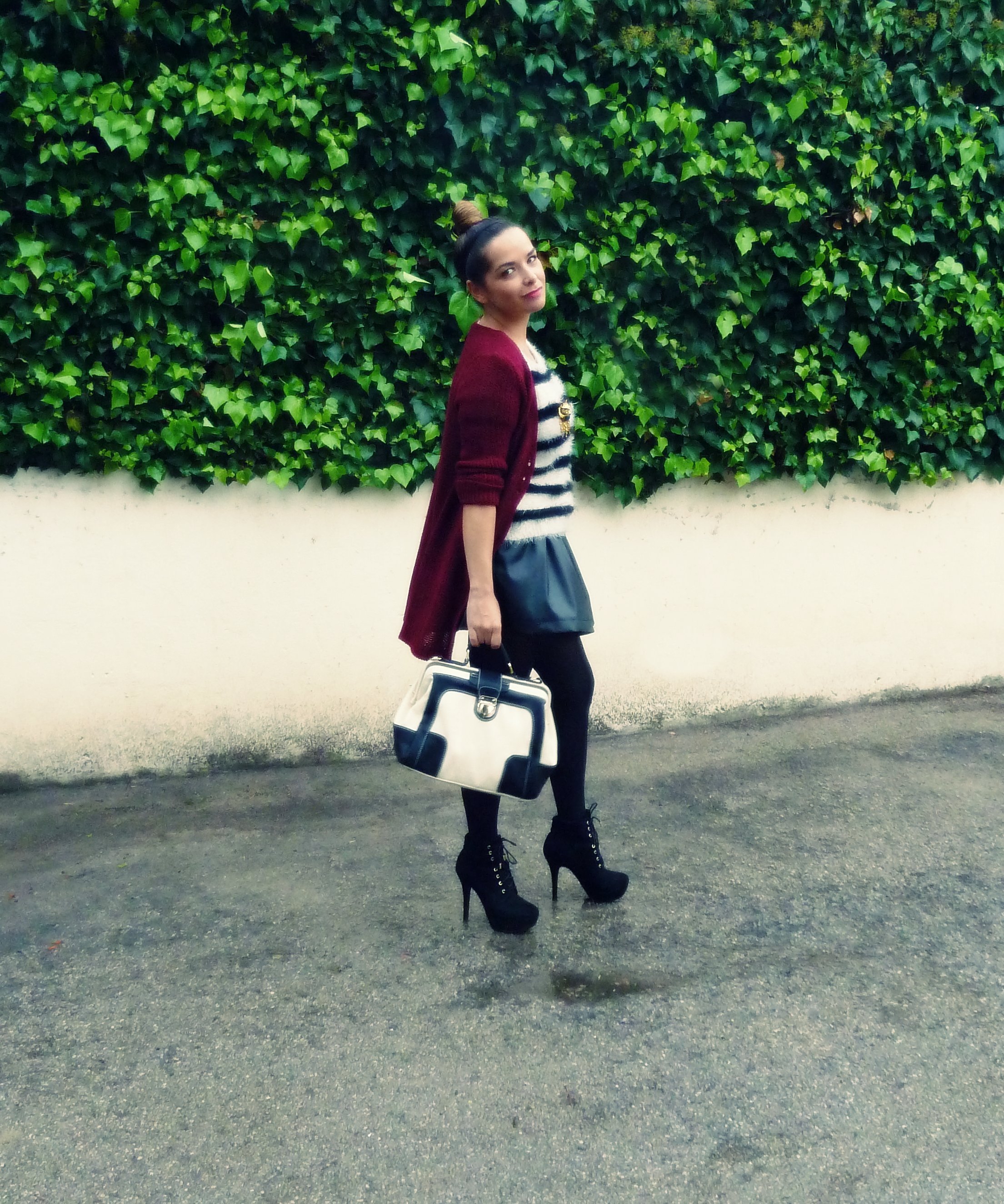 Bordeaux&black outfit * mav magazine by aurora vega