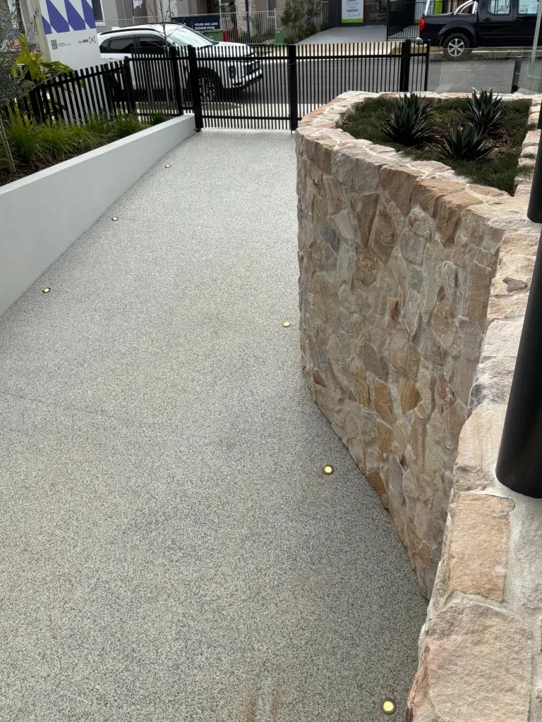 Berwick irregular walling garden retainin wall cladding