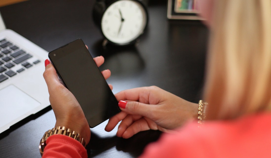 Although it may be tempting, avoid checking your phone constantly or wasting time on social media. This will increase your productivity.