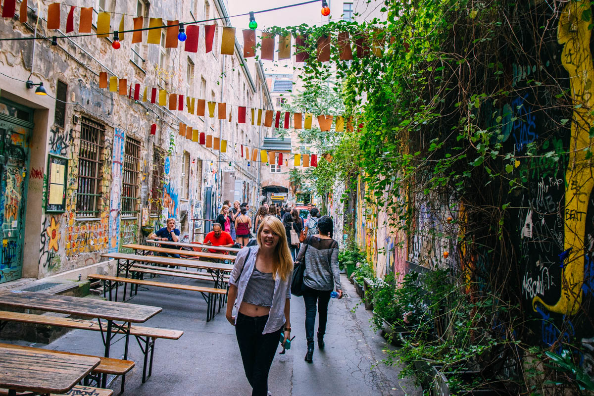 Street Art Cafe in Kreuzburg
