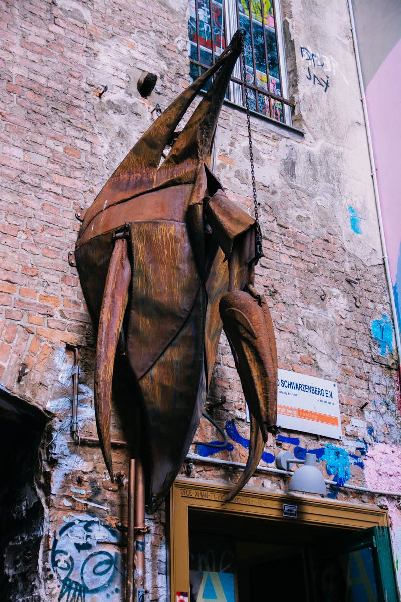 Reminded me of a metal cicada