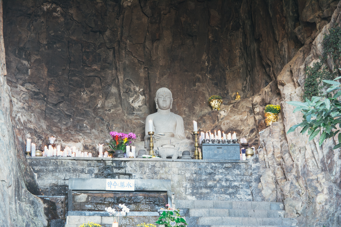 Sanbanggulsa Grotto