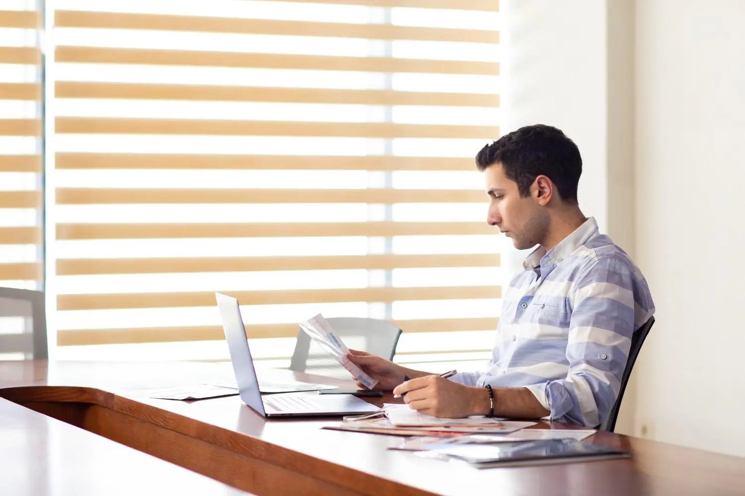 Peppol e-Invoicing vs Traditional Invoicing