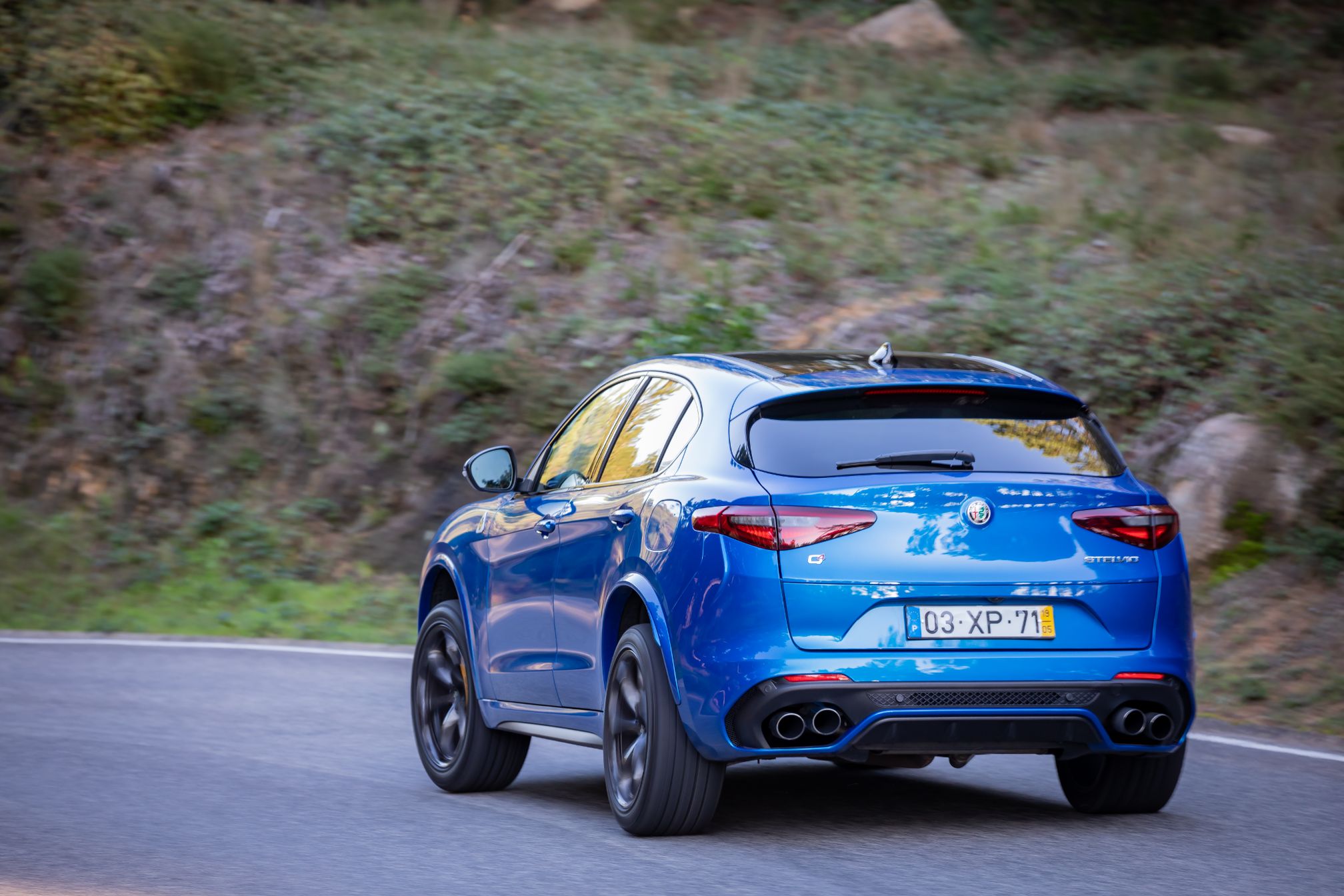 Alfa romeo stelvio quadrifoglio vs. bmw x3 m competition