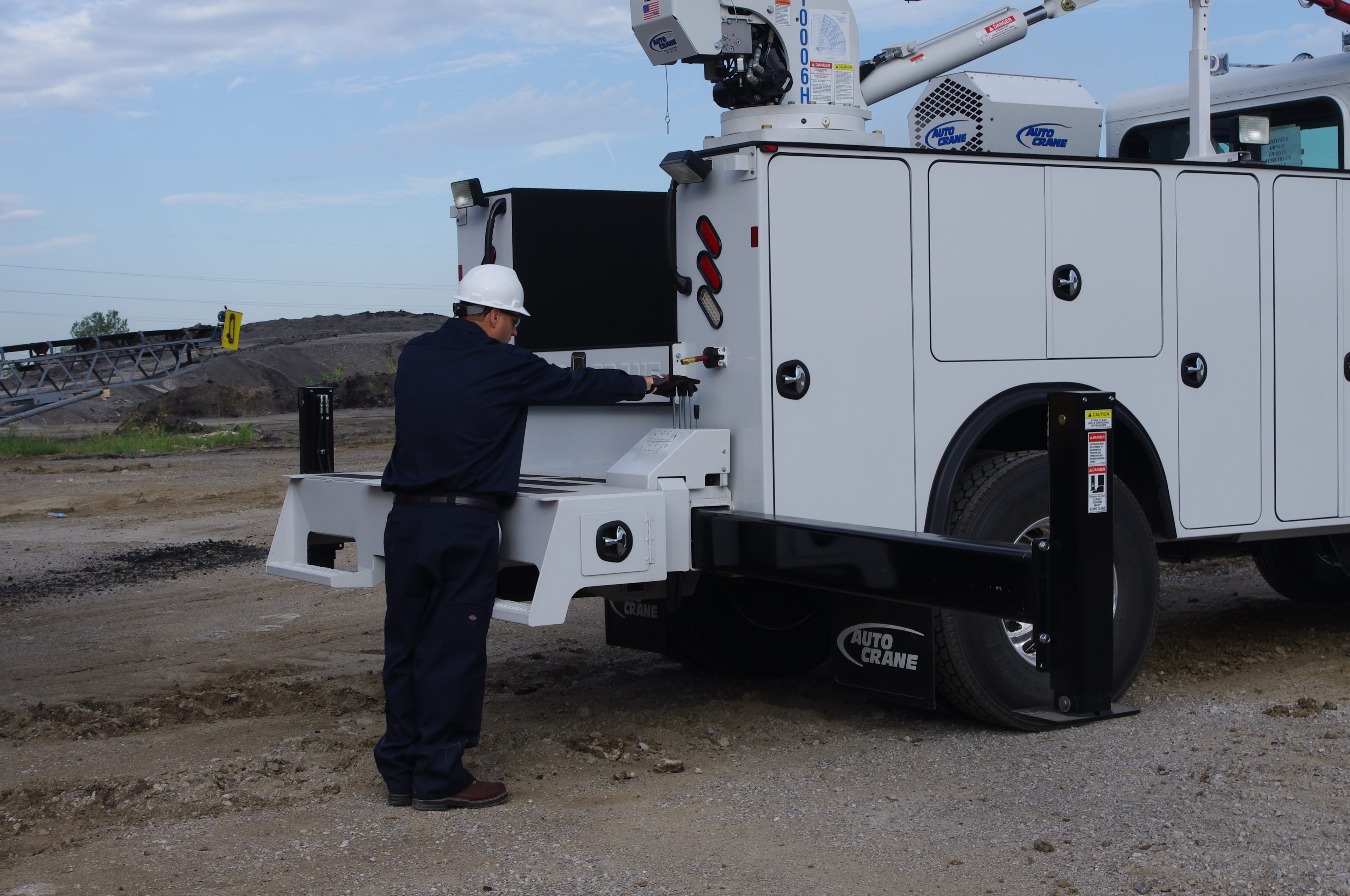 Outriggers and stabilizers