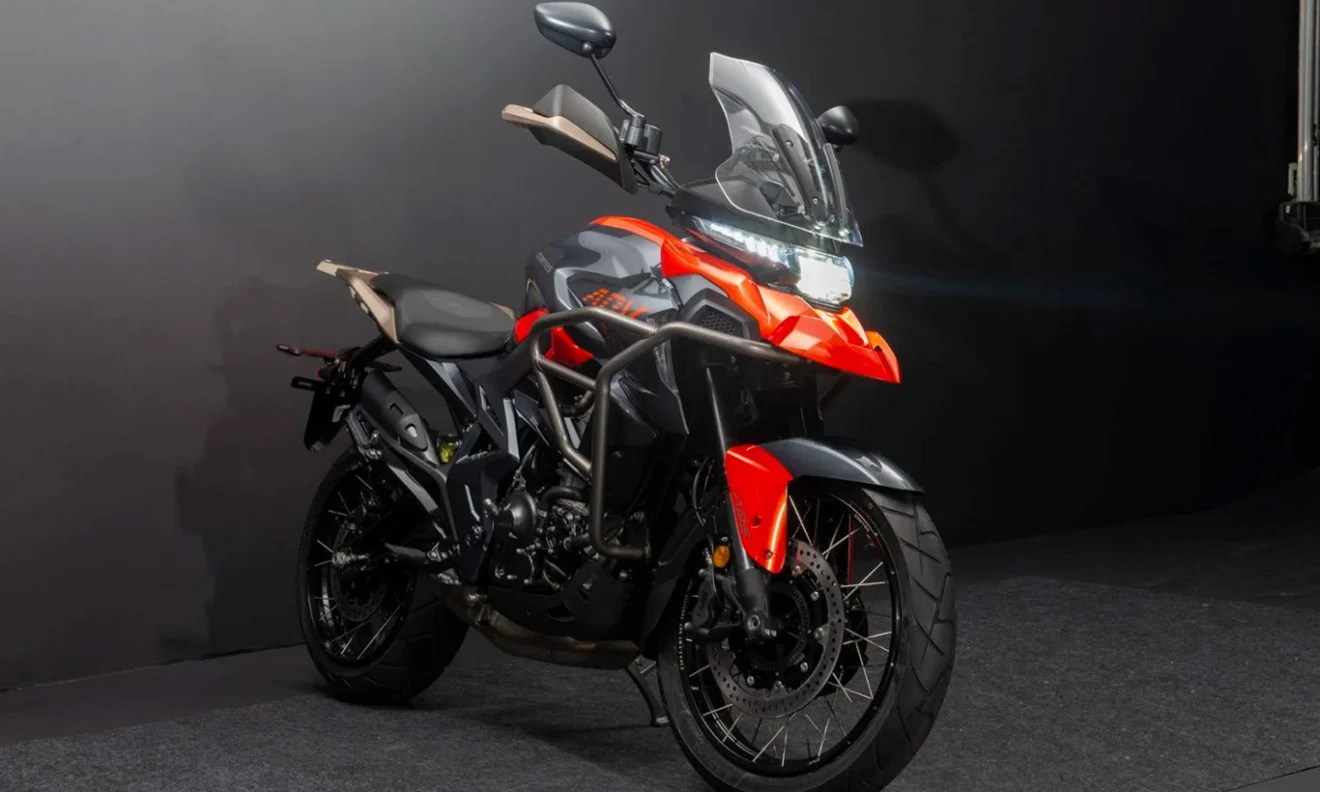 "Zontes T 350 X: Potência e Tecnologia em uma Crossover Completa"