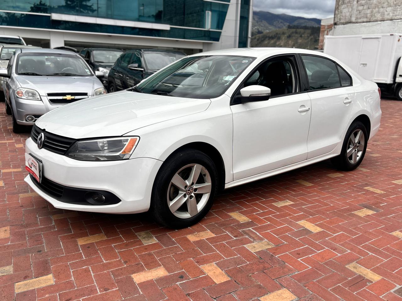 volkswagen jetta………..