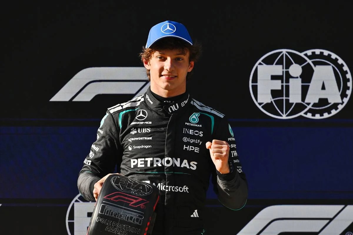 Kimi Antonelli pole China
