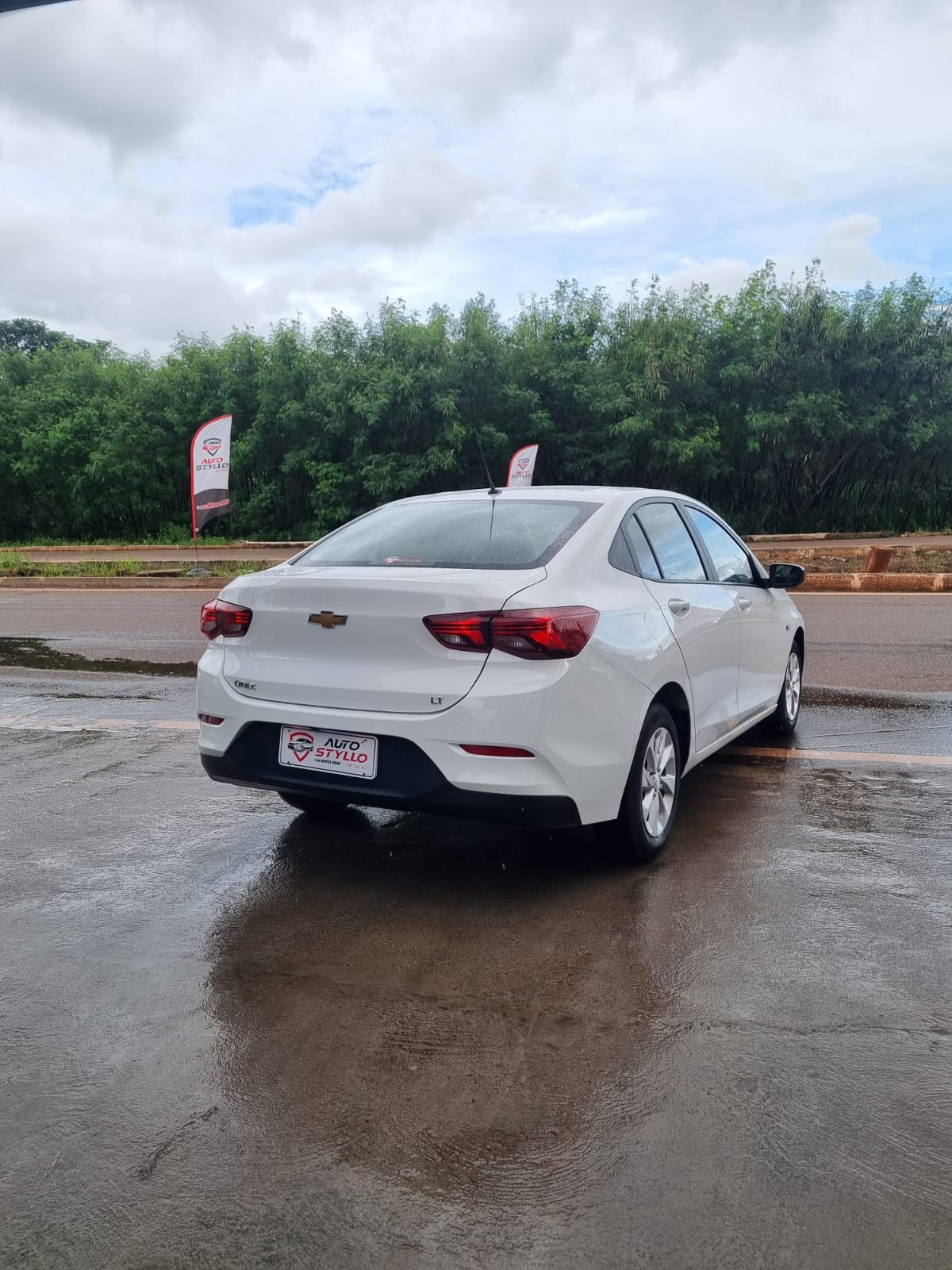 ONIX PLUS 1.0 LT
