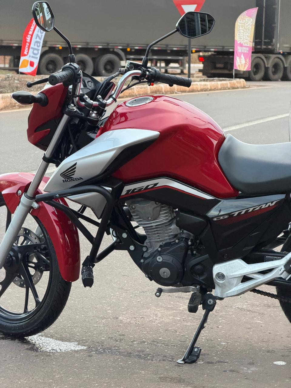 TITAN 160
