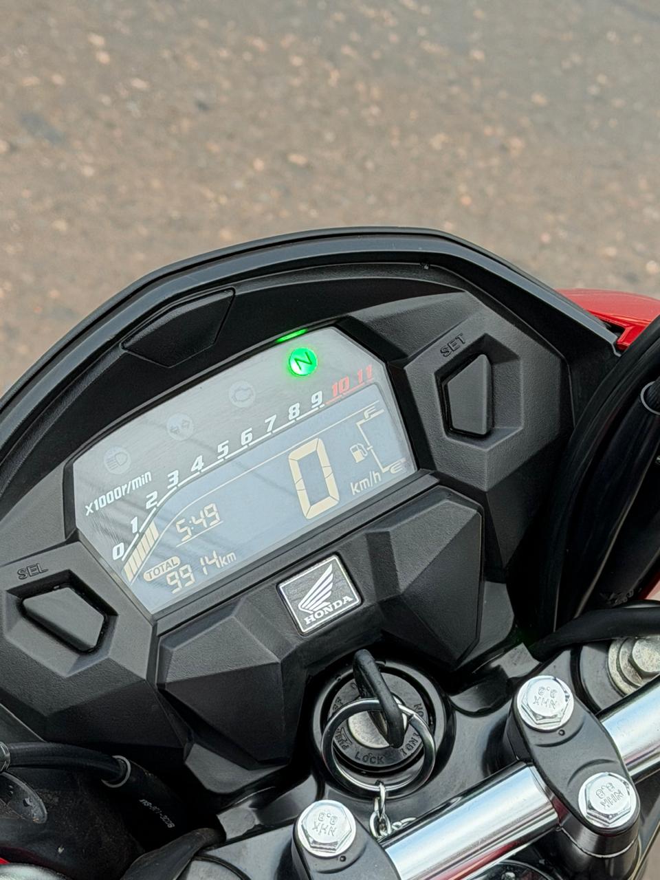 TITAN 160