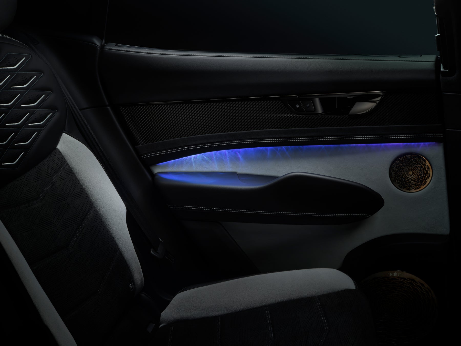 ベントレー初の完全電気自動車 アーバンラグジュアリーSUV「トルカル」その時々の「なりたい気分」に寄り添い、すべてのドライブ体験を最適化するキュレーションエンジン搭載